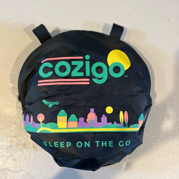 CoziGo airplane bassinet cover - Picture 1 of 2